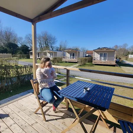 Des Crocs Saint-Quentin-en-Tourmont