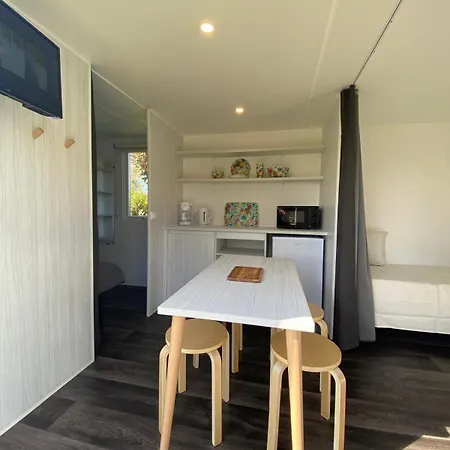 Des Crocs Campsite *